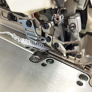 Máquina de coser de alta gama RNEX4-4UT para trajes de carreras, equipo de dobladillo para chaquetas de cuero retro, máquina de sellado de bordes - Product Image 4