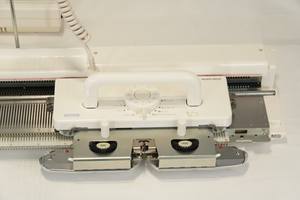 <span class=keywords><strong>Machine</strong></span> <span class=keywords><strong>à</strong></span> <span class=keywords><strong>tricoter</strong></span> <span class=keywords><strong>à</strong></span> roseau argenté SK840 jauge Standard 5.6G tissage <span class=keywords><strong>à</strong></span> usage domestique <span class=keywords><strong>Machine</strong></span> <span class=keywords><strong>à</strong></span> <span class=keywords><strong>tricoter</strong></span> <span class=keywords><strong>à</strong></span> la main tout neuf - Product Image 2