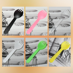Ensemble de couverts jetables en plastique rose pour gâteaux, desserts et pâtisseries - Product Image 4