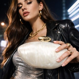 Nuevo Estilo de Bolso de Mano Transparente para Mujer, Moderno y Elegante, en Forma de Bala, con Forro de Algodón - Product Image 5