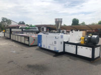 Machine de fabrication de profilés en PVC à haute efficacité pour la fabrication de profilés de portes et fenêtres en PVC en plastique à vendre