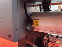 Impresora de Inyección de Tinta Eco-Solvente Automática de 2 Cabezales para I3200, 2.1m, para Carteleras Fotográficas Exteriores, Rollo a Rollo, Tela Flexible, Bomba de Motor Nueva