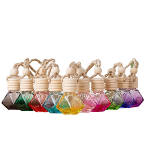 Difusor de Perfume para Auto, Botella de Vidrio Colorida de 5ml con Logotipo Personalizado al por Mayor, Ambientador Colgante para Decoración Interior de Automóviles - Product Image 1