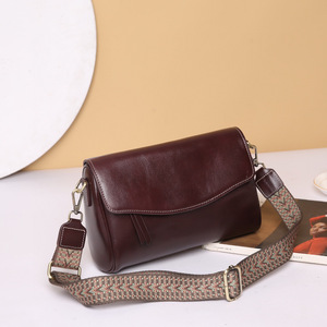 Sac Ando en cuir de vache véritable, sac à bandoulière à rabat pour femme, sac à main souple avec fermeture éclair et large sangle - Product Image 2