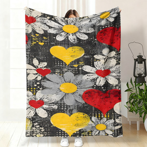Manta de Franela con Diseño Floral de Corazones, Ligera y Resistente a la Decoloración, para Dormitorio o Sala de Estar, Impresión Personalizada, OEM, ODM - Product Image 4