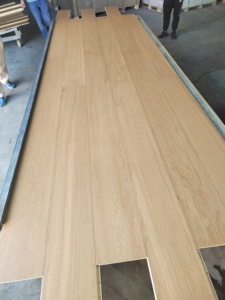 Plancher en bois d'ingénieur à chevrons en chêne européen <span class=keywords><strong>de</strong></span> <span class=keywords><strong>6</strong></span> pouces <span class=keywords><strong>de</strong></span> large et <span class=keywords><strong>de</strong></span> couleur blanche - Product Image 4