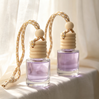 Bouteille diffuseur de parfum pour voiture en verre suspendu avec bouchon en bois noir de 8 ml, vente en gros, pour huiles essentielles et désodorisants