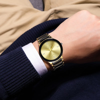 Montre simple pour hommes et femmes 2025, tendance mode, bracelet en acier, montre à quartz, montre de couple, montre pour amoureux