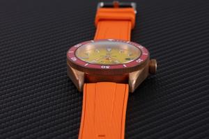 <span class=keywords><strong>Montre</strong></span> mécanique personnalisée en bronze étamé pour homme, <span class=keywords><strong>mouvement</strong></span> <span class=keywords><strong>suisse</strong></span>, lumineuse, automatique, vente en gros directe usine - Product Image 6