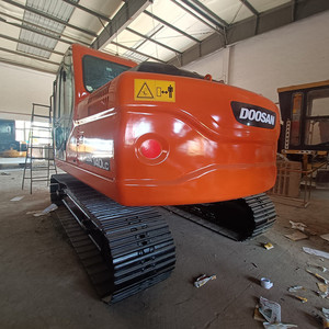 Excavadora Usada DOOSAN DX140LC de 14 Toneladas, Motor DB, Bomba Hidráulica Doosan Mottrol, Válvula KYB, 90% Nueva, 2023, Cucharón de 0.51m para Trabajos de Excavación - Product Image 3