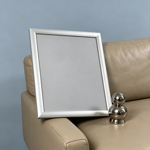 Cadre en aluminium professionnel de 25 mm avec plaque de support en PE pour une publicité haute visibilité et un support d'affiches - Product Image 1