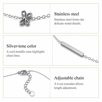Collier Lariat en Acier Inoxydable avec Breloques Fleur, Plaqué Rhodium, Design Minimaliste pour un Port Quotidien