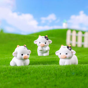 Lindo jugando vaca <span class=keywords><strong>ganado</strong></span> artesanías de plástico Jardín de hadas DIY accesorio resina miniaturas figuritas hogar ornamento llavero Decoración - Product Image 4