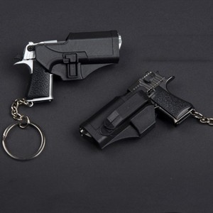 Portachiavi a Forma di <span class=keywords><strong>Pistola</strong></span> Desert Eagle in Metallo 1:4, Miniatura Tattica con <span class=keywords><strong>Parti</strong></span> Mobili, Modello Realistico di Arma da Collezione, Regalo per Uomini Appassionati di Militari - Product Image 4
