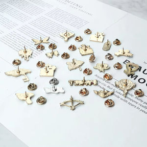 Hediye güzel karikatür büyülü sopa pembe sert emaye <span class=keywords><strong>Pin</strong></span> broş Anime rol kalp yaka çanta rozeti - Product Image 4