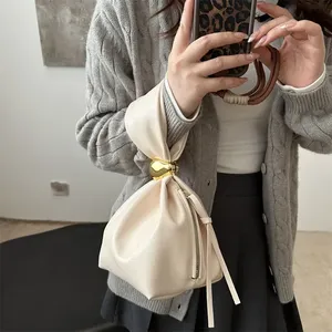 Bolso de Mano Tipo Cubo de Piel Sintética Plisada, Resistente al Agua, con Forro de Poliéster, Elegante y Pequeño, para Mujer, Ideal para Fiestas y Cenas - Product Image 4