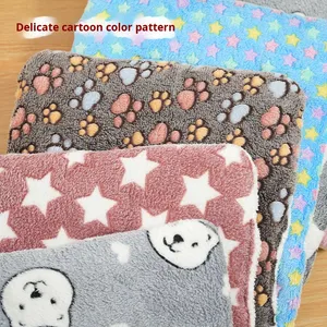 Alfombra Refrescante para Perros y Gatos, Cuadrada, de Felpa Gruesa y Cálida para Todas las Estaciones, con Forro de Coral - Product Image 2