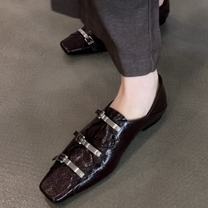 Zapatos Mary Jane de cuero genuino vintage británico para mujer, con punta cuadrada, hebilla metálica plana, elegantes zapatos de cuero para uso diario. - Product Image 2