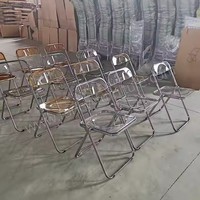 Vente en gros de chaises de salle à manger pliantes modernes, portables, transparentes et transparentes pour l'hôtel, le bureau, la salle de réunion et le salon en plastique.