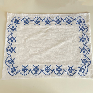 Strofinaccio Vintage in Cotone Ricamato <span class=keywords><strong>a</strong></span> <span class=keywords><strong>Punto</strong></span> <span class=keywords><strong>Croce</strong></span> con Motivo Floreale, Bordo Ricamato, Lavabile, Decorativo per la Tavola di Casa e Regalo Festivo - Product Image 5