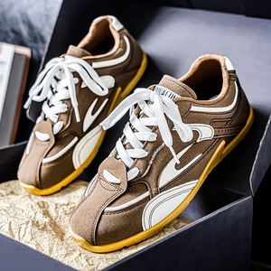 รองเท้าผ้าใบผู้หญิงหนังแท้คุณภาพสูง สไตล์สปอร์ตย้อนยุค พื้นเรียบ ใส่เดินสบายๆ รองเท้าลำลอง รองเท้าสเก็ตบอร์ดสำหรับผู้หญิง - Product Image 5