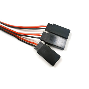 Câble d'extension de servo Y-Line 1-vers-2/1-vers-3/1-vers-4 de 20 cm pour modèles réduits de voitures, bateaux et avions, avec télécommandes incluses - Product Image 3