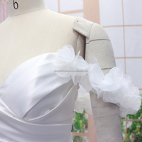 Nouvelle Robe de Mariée Longue en Satin Moderne, Plissée, avec Fleurs 3D et Épaules Dénudées – Fabrication sur Mesure Acceptée