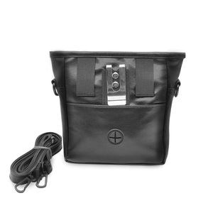 Bolsa de entrenamiento para mascotas, bolsa impermeable Oxford negra portátil para golosinas para perros, suministros para paseos - Product Image 1