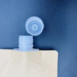 ถุงซิปล็อคขนาด 100 มล. พร้อมฝาโลหะแบบพลิกเปิดได้ เกรดสำหรับอาหาร พลาสติก PE พิมพ์ลายกราเวียร์ สำหรับนม น้ำผลไม้ ซอส แชมพู เหล้า - Product Image 6