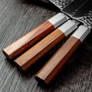 <span class=keywords><strong>Couteau</strong></span> <span class=keywords><strong>de</strong></span> <span class=keywords><strong>chef</strong></span> <span class=keywords><strong>Santoku</strong></span> japonais <span class=keywords><strong>de</strong></span> 7 pouces 9Cr18 Couteaux <span class=keywords><strong>de</strong></span> cuisine super pointus 3 couches en acier composite martelé Design moderne - Product Image 4