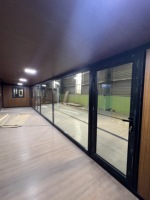 Maison conteneur préfabriquée extensible moderne de 40 pieds, spacieuse, 3 chambres, avec cuisine et salle de bain