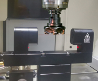 Système de réglage intelligent au laser pour grandes machines CNC avec capteur de compensation d'usure à haute vitesse pour la mesure de profil et détecteur d'outils sans contact