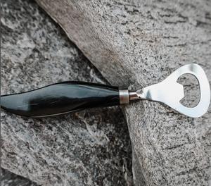Corne d'animal de qualité supérieure avec ouvre-bouteille en métal pour la maison et l'hôtel - Product Image 5