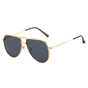 Gafas de Sol Cuadradas Polarizadas Ligeras de Moda para Mujer y Hombre, Estilo Vintage, Protección UV400, Clásicas, Grandes, Metálicas, Montura Completa, Rojas Transparentes - Product Image 3