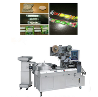 Machine d'emballage automatique pour bonbons, chewing-gums et comprimés, type Flow Pack
