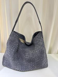 Bolso de hombro de gran capacidad tejido a mano de nobuk de lujo ligero de alta calidad con diseño de nicho, bolso de mano elegante, bolso <span class=keywords><strong>Bottega</strong></span> para mujer - Product Image 2