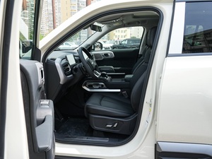 Equation Leopard Titanium 3 2025, SUV Compacto, Edición Conducción Inteligente Max, con Volante a la Izquierda y Techo Solar, en Venta - Product Image 6