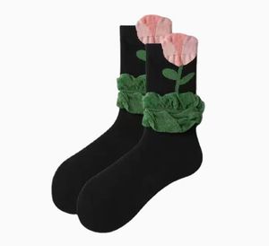 Botas a media pantorrilla con flores prominentes en forma de tulipán, casuales y versátiles, perfectas para chicas jóvenes. - Product Image 1