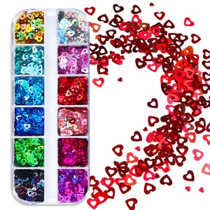 Logo gratuito 12 griglie/scatola Cut-out <span class=keywords><strong>cuore</strong></span> <span class=keywords><strong>Glitter</strong></span> Laser <span class=keywords><strong>cuore</strong></span> paillettes per unghie di san valentino - Product Image 1