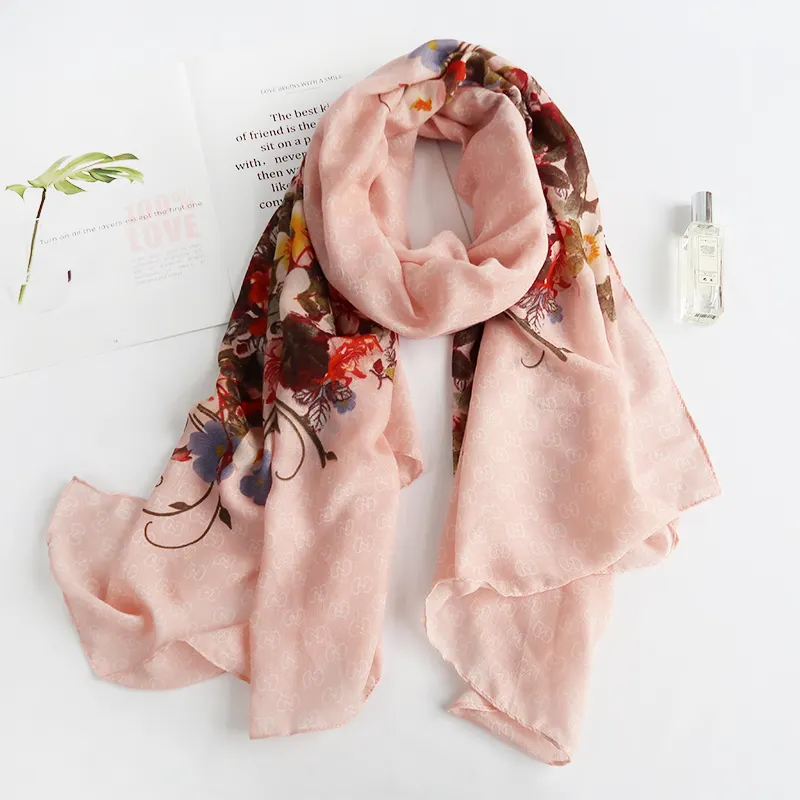 Wholesale 2024 Custom Woman Cotton Hijab Scarf Linen Shawls Printed Letter Cotton Scarves for Women Viscose Scarves