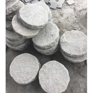 Marchepieds ronds en granit gris pour aménagement paysager - Product Image 1