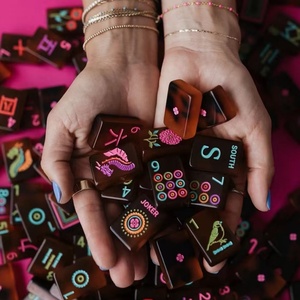 Jeu de Mahjong de luxe américain Yunyu en acrylique Winslow 1920 avec 10 tuiles Joker pour 4 joueurs – Divertissement pour adultes - Product Image 1