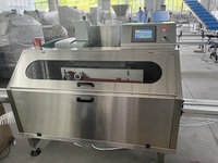 Ligne de traitement des aliments Applicateur de paille Machine pour sacs en carton Gobelets ronds en plastique Tasses carrées pochettes debout