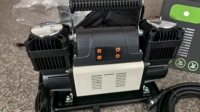 Compresseur d'air robuste 300L/MIN Gonfleur de pneu Moniteur de pression des pneus Jauge numérique double cylindre 12V DC Pompe rapide pour 4x4