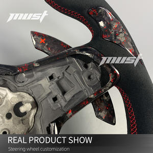 Volant en fibre de carbone forgé sur mesure pour Volkswagen MK7 <span class=keywords><strong>GTI</strong></span> R <span class=keywords><strong>Golf</strong></span> Tiguan Scirocco, design flocon <span class=keywords><strong>rouge</strong></span> avec microfibre noire - Product Image 4