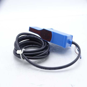 وحدة تحكم برمجة PLC طراز RT-B1117 SWITCH - Product Image 1