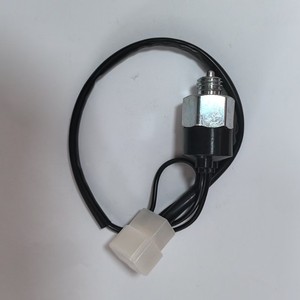 Interruptor de Luz de Reversa G402 17 640BAC F401 17 640AB para Mazda 12V, Conector del Sensor de Asistencia de Estacionamiento Trasero - Product Image 4