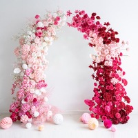 NINI Handgefertigte Hochwertige Seiden-Kunstblumen Rosa-Rote Hornbögen Umweltfreundliches Blumenarrangement für Hochzeiten und Outdoor-Willkommenszeremonien