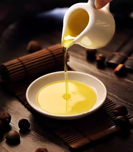 Fornitura all'ingrosso di olio vegetale commestibile sano biologico di olio di semi di camelia biologico miscelato con ingredienti vegetali a base di olio di mais - Product Image 5