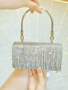 Borsa <span class=keywords><strong>da</strong></span> <span class=keywords><strong>Sera</strong></span> Metallizzata Scintillante con Manico Dorato, Pochette <span class=keywords><strong>da</strong></span> Donna con Strass Bling e Nappe, per Matrimoni, Feste e Balli di Fine Anno - Product Image 5